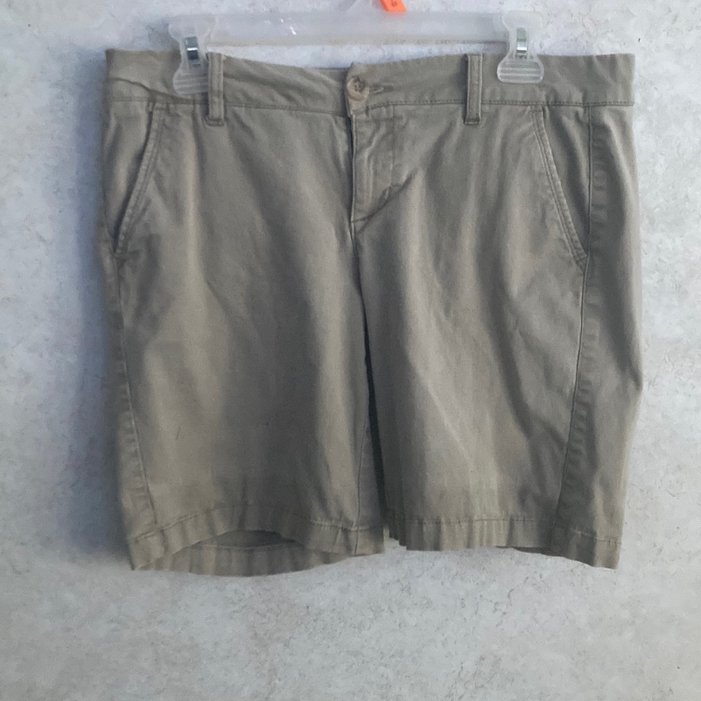 Aeropostale Size 29 Waist Khaki Shorts